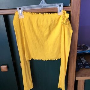 Yellow long sleeved cropped tee